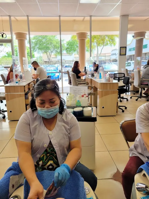 Valrico Nails & Spa — Nail salon in Valrico